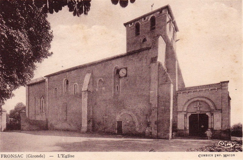 Carte postale ancienne Fronsac - église 2