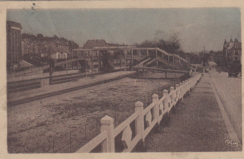 Carte postale ancienne L1856 - Lagny-sur-Marne - Gare