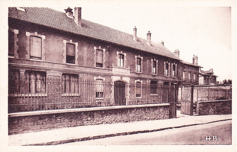 Carte postale ancienne L2266 - Lagny-sur-Marne - Ecole de garçons