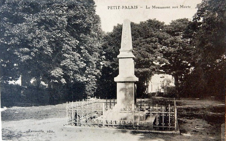 Carte postale ancienne Petit-Palais - monument aux morts