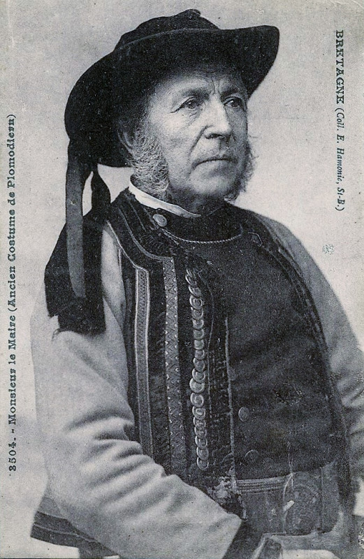 Carte postale ancienne Un ancien maire de Plomodiern