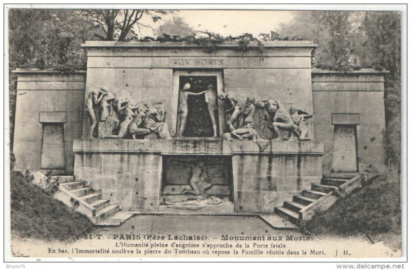 Carte postale ancienne Le Père Lachaise - Monument aux Morts à Paris 20e