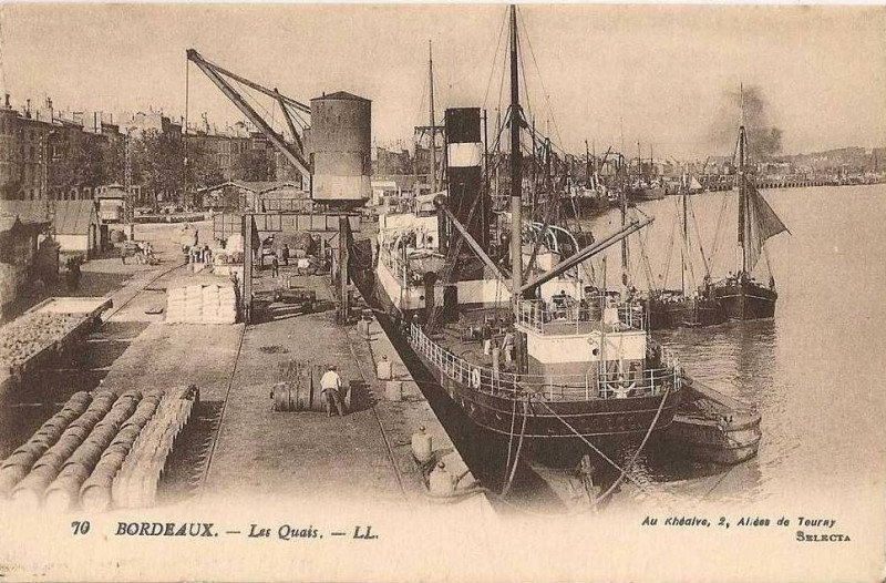 Carte postale ancienne Bordeaux - Les quais 1 à Bordeaux