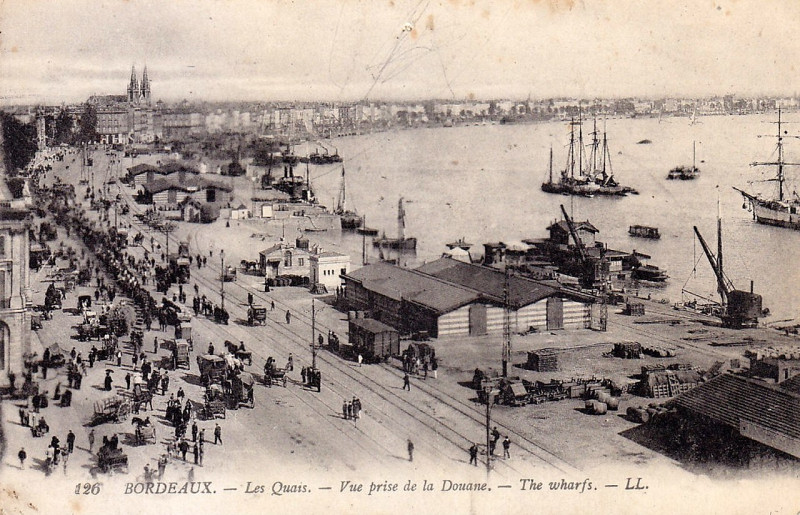 Carte postale ancienne Bordeaux - les quais 12 à Bordeaux