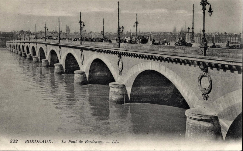 Carte postale ancienne Bordeaux le pont-de-pierre 5 à Bordeaux