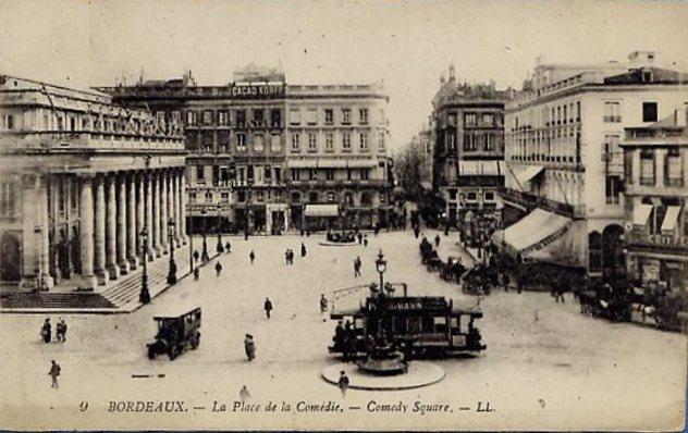 Carte postale ancienne Bordeaux place de la comedie 2 à Bordeaux