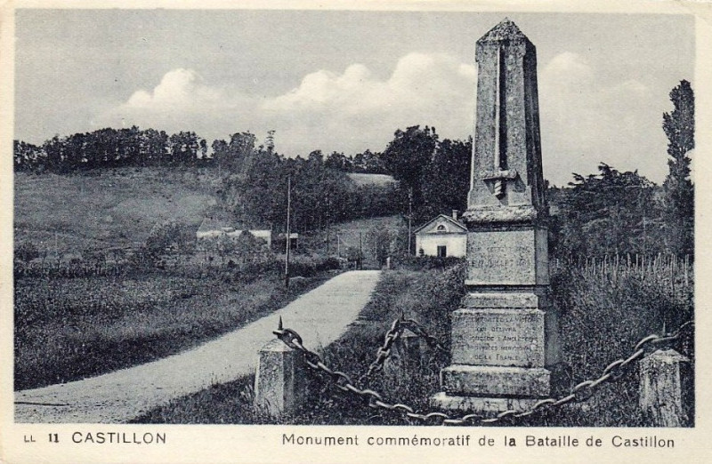 Carte postale ancienne Castillon - monument de la bataille (1453) 1