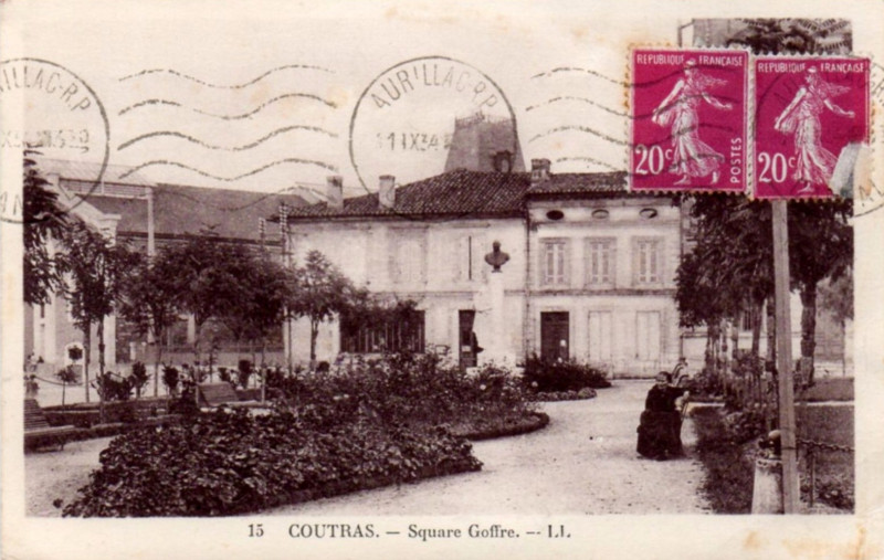 Carte postale ancienne Coutras - Square Henri Gauffre 2