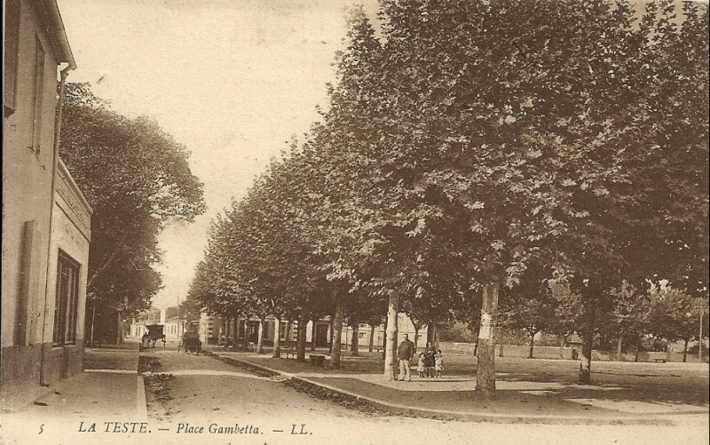 Carte postale ancienne La Teste-de-Buch - bourg 8