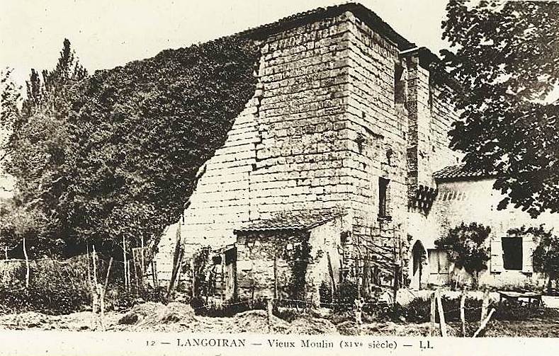 Carte postale ancienne Langoiran - vieux moulin 1