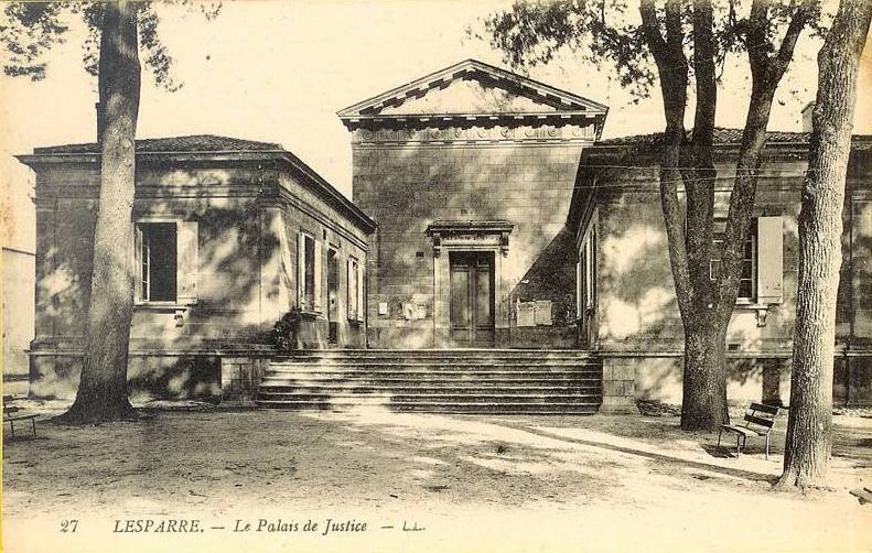 Carte postale ancienne Lesparre - Palais de Justice 4
