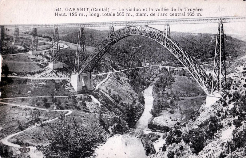 Carte postale ancienne Cccc 541 - Garabit - Le viaduc et la vallée de la Truyère