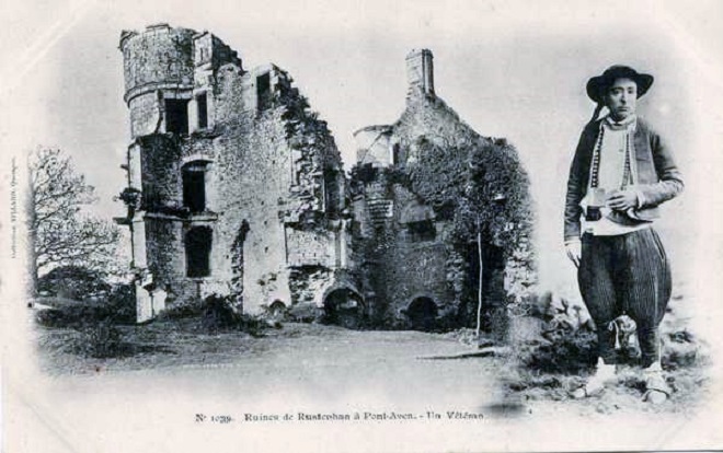 Carte postale ancienne Les ruines de Rustéphan et un vétéran