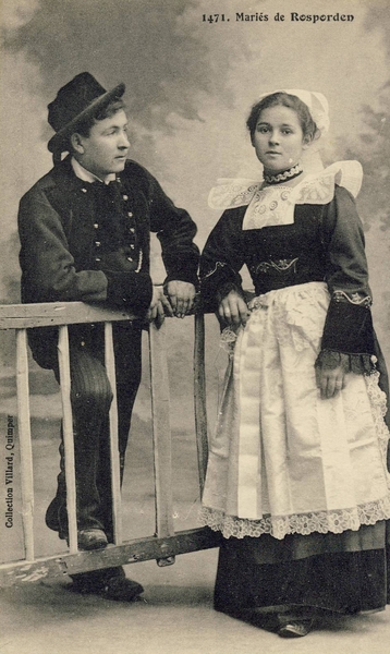 Carte postale ancienne Mariés de Rosporden à Rosporden