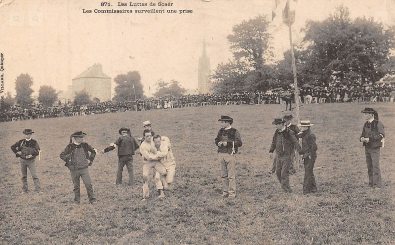 Carte postale ancienne Scaër les luttes à Scaër