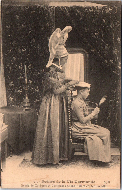 Carte postale ancienne Etude de coiffes normandes