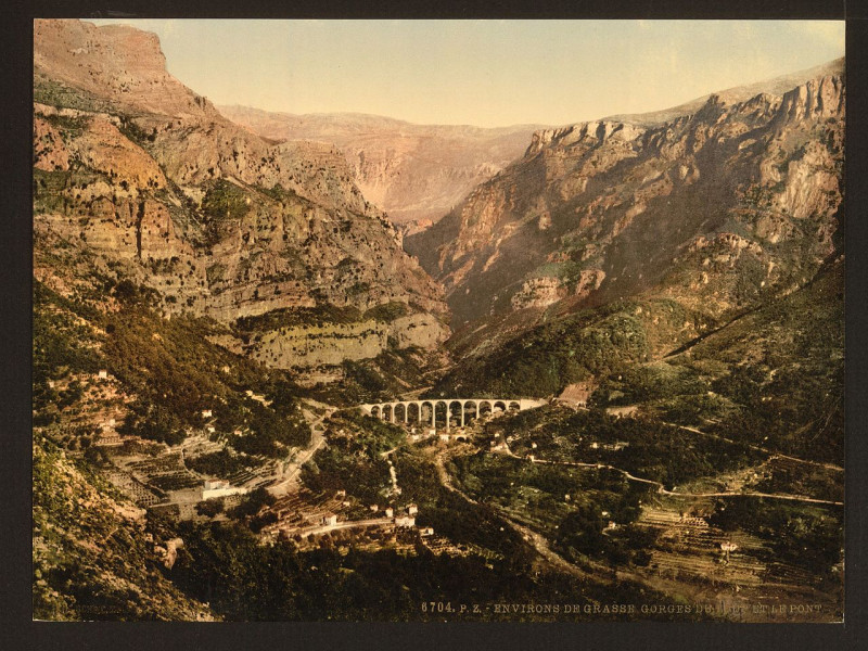 Carte postale ancienne Gourdon, gorge of the wolf, the bridge, Grasse, France-LCCN2001698142