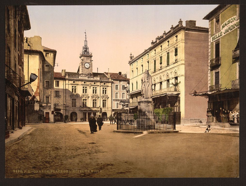 Carte postale ancienne Hotel de ville place, Orange, Provence, France-LCCN2001698599