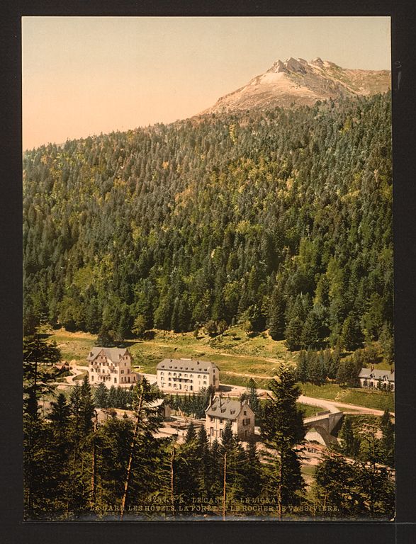 Carte postale ancienne Le Cantal, le Lioran, hotels, Auvergne Mountains, France-LCCN2001697563