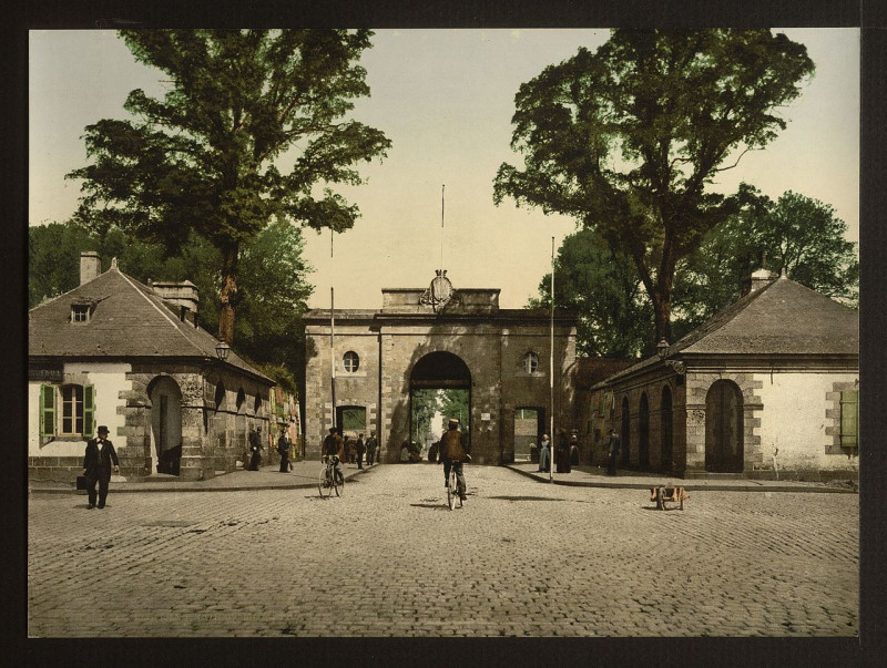Carte postale ancienne Marbihan Gate, Lorient, France-LCCN2001698415