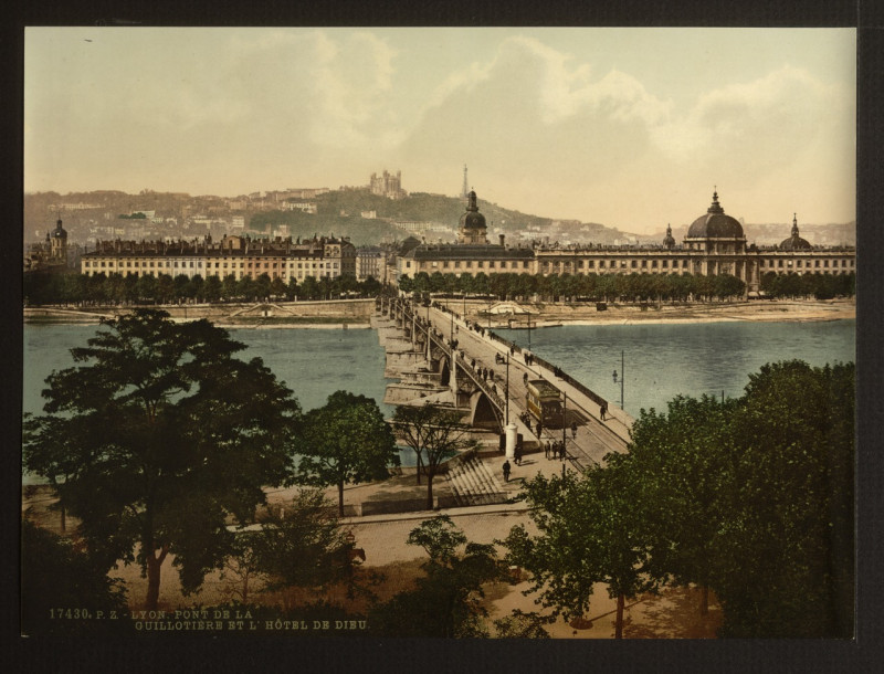 Carte postale ancienne Bridge of the Guillotiere and the Hotel de Dieu, Lyons, France-LCCN2001698428 à Lyon