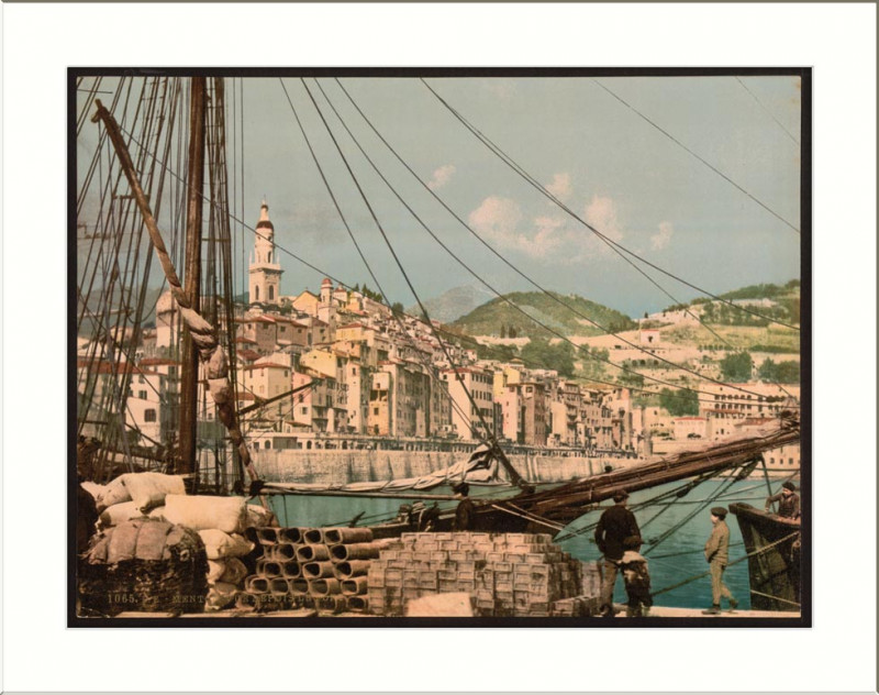 Carte postale ancienne View from the harbor Mentone Riviera