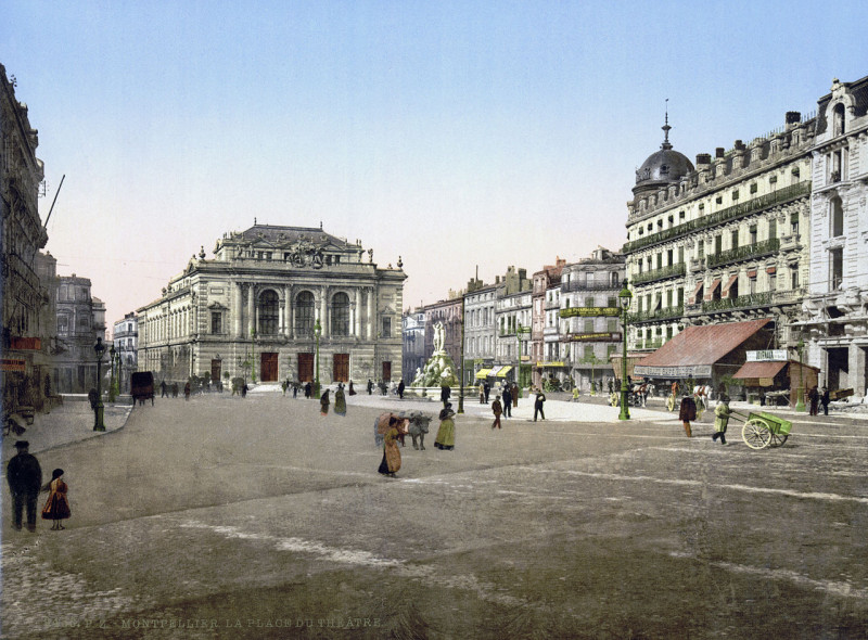 Carte postale ancienne Montpellier - Place du Théâtre