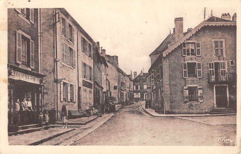 Carte postale ancienne Faverney Place De La Republique à Faverney