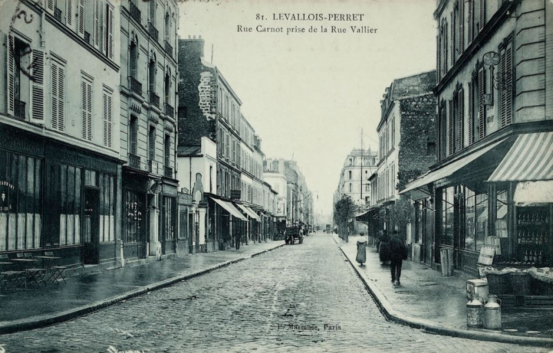 Carte postale ancienne Levallois-Perret.Rue Carnot de la rue Vallier à Levallois-Perret