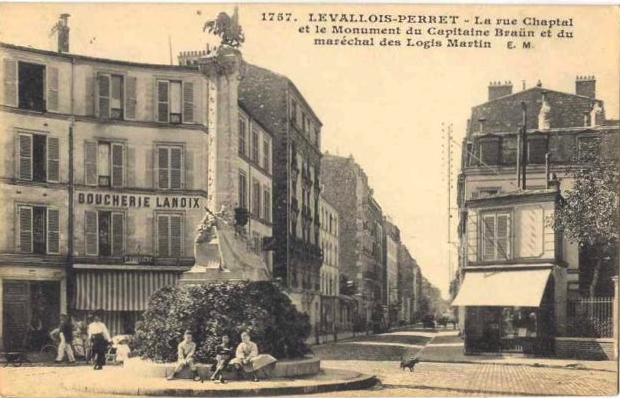 Carte postale ancienne Levallois-Place Chaptal 1910-A à Levallois-Perret