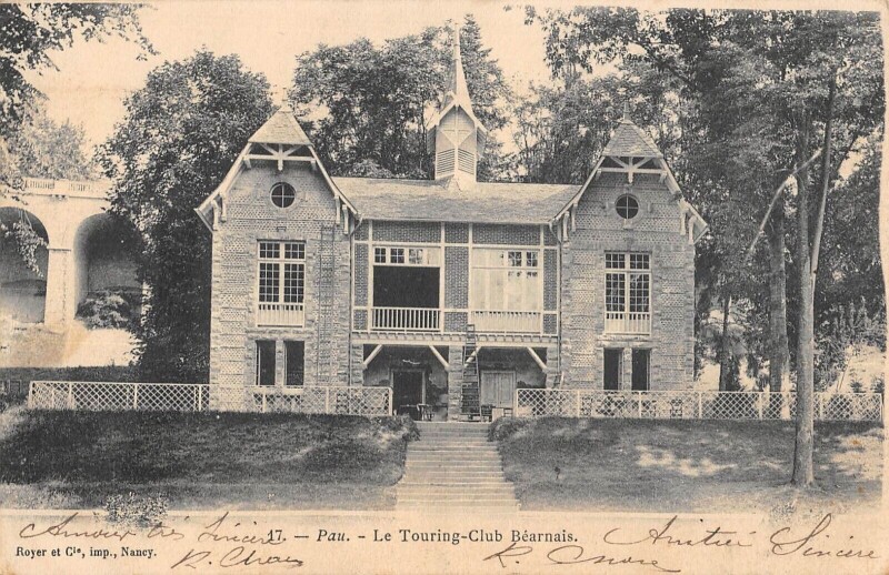 Carte postale ancienne Pau Le Touring Club Bearnais