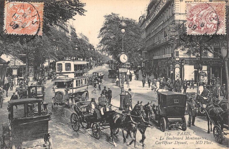 Carte postale ancienne Paris Le Carrefour Montmartre Carrefour Drouot
