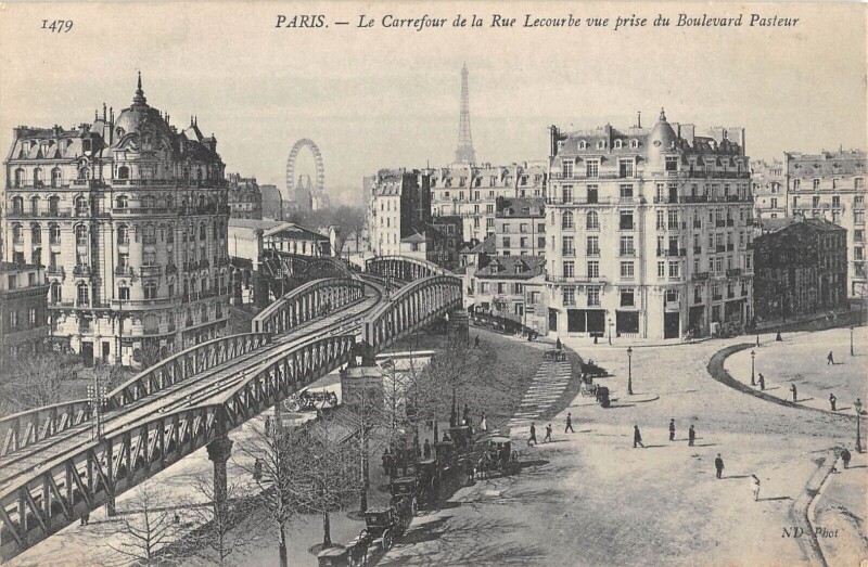 Carte postale ancienne Le Carrefour de la Rue Lecourbe vue prise du Boulevard Pasteur à Paris 15e