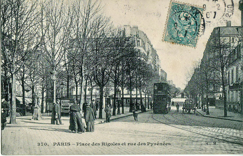 Carte postale ancienne Place des Rigoles et rue des Pyrénées