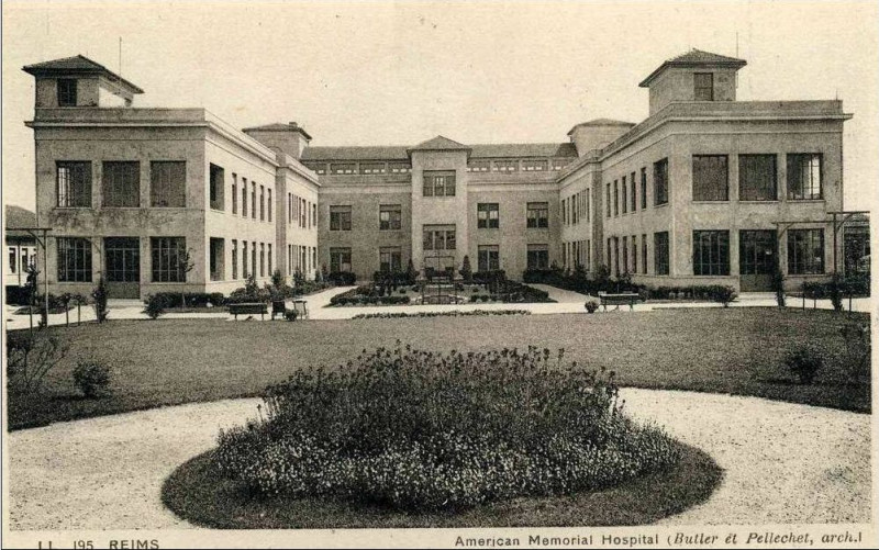 Carte postale ancienne Reims Hopital américain