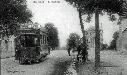 Carte postale ancienne Reims la Haubette gare