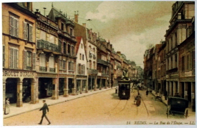 Carte postale ancienne ReimS rue de l'étape 08411