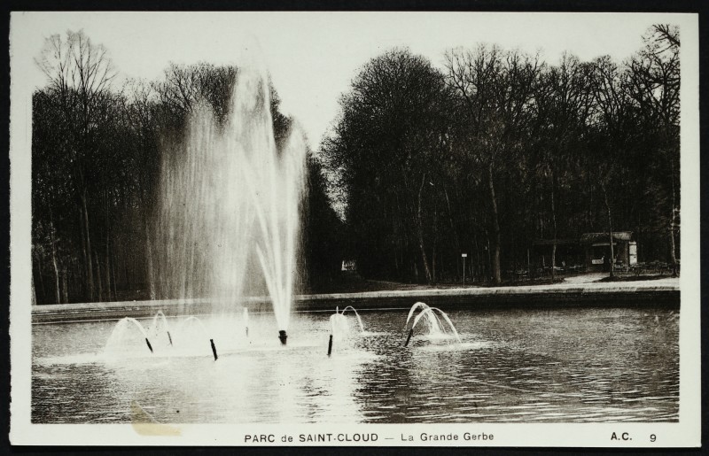 Carte postale ancienne La Grande Gerbe à Saint-Cloud