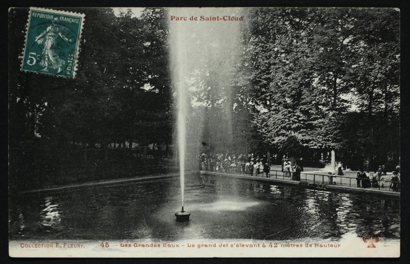 Carte postale ancienne Les Grandes Eaux - Le grand jet s'élevant à 42 mètres de Hauteur à Saint-Cloud
