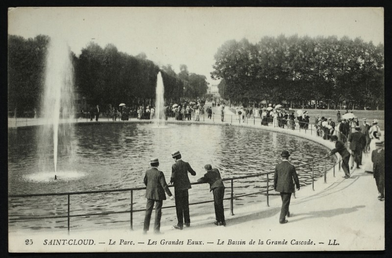 Carte postale ancienne Les Grandes Eaux - Le Bassin de la Grande Cascade à Saint-Cloud