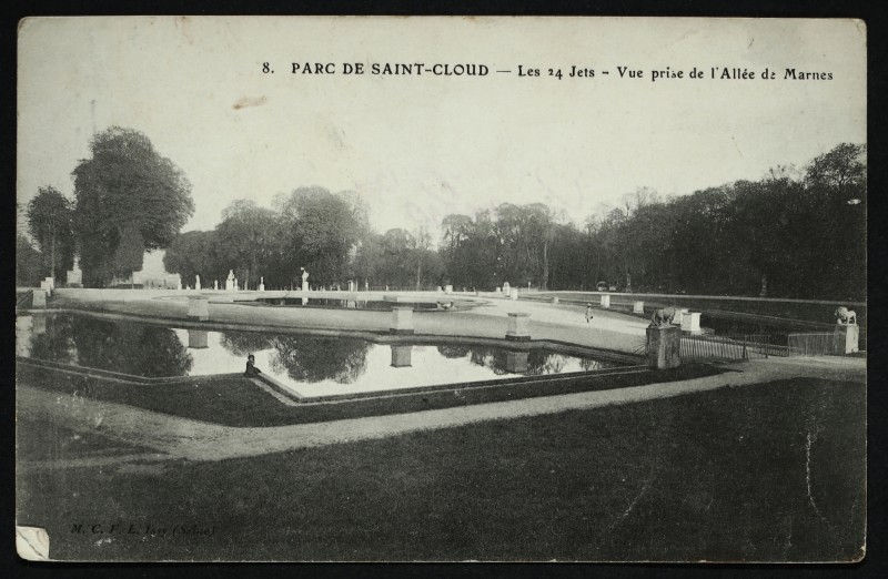 Carte postale ancienne Les 24 Jets - Vue prise de l'Allée de Marnes à Saint-Cloud