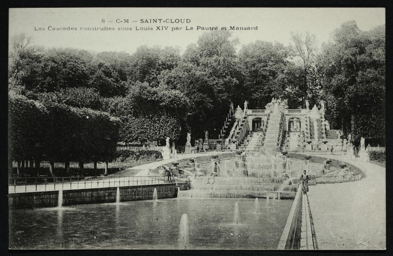 Carte postale ancienne Les Cascades construites sous Louis Xiv par Le Pautre et Mansard à Saint-Cloud