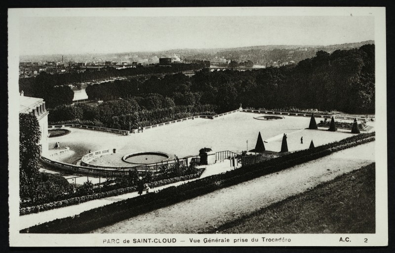Carte postale ancienne Vue Générale prise du Trocadéro à Saint-Cloud
