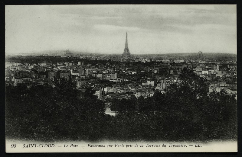 Carte postale ancienne Panorama sur Paris pris de la Terrasse du Trocadéro à Saint-Cloud
