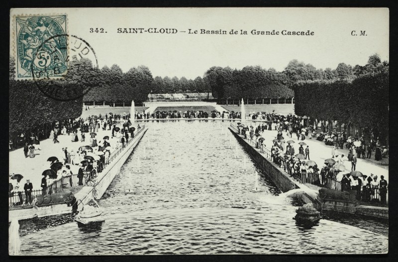 Carte postale ancienne Le Bassin de la Grande Cascade à Saint-Cloud