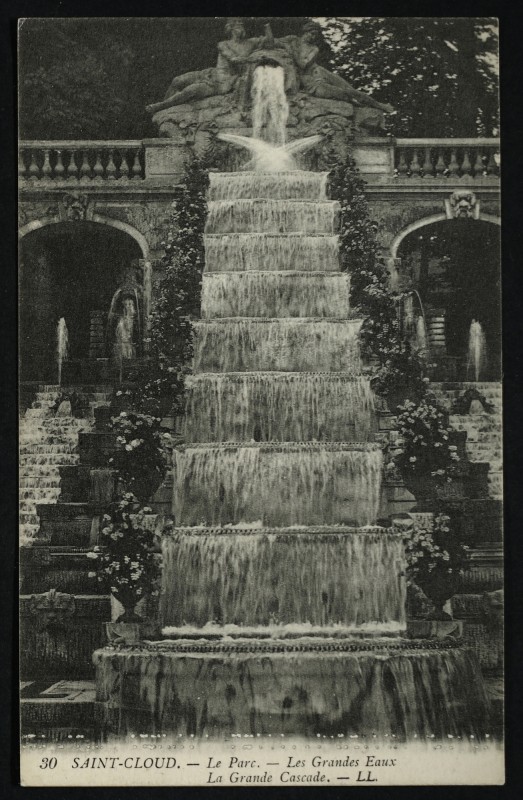 Carte postale ancienne Les Grandes Eaux. La Grande Cascade à Saint-Cloud