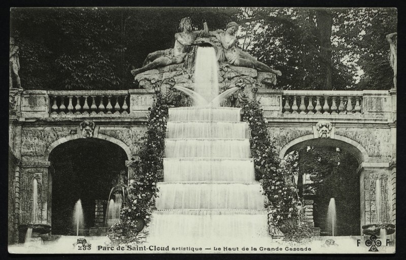 Carte postale ancienne Le Haut de la Grande Cascade à Saint-Cloud