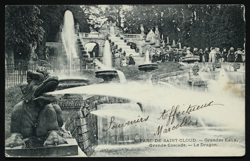 Carte postale ancienne Grandes Eaux - Grande Cascade - Le Dragon à Saint-Cloud
