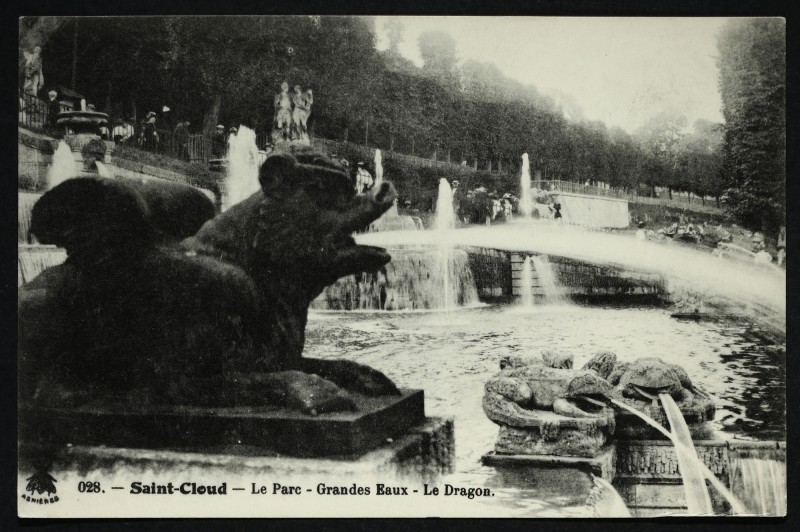 Carte postale ancienne Grandes Eaux - Le Dragon à Saint-Cloud