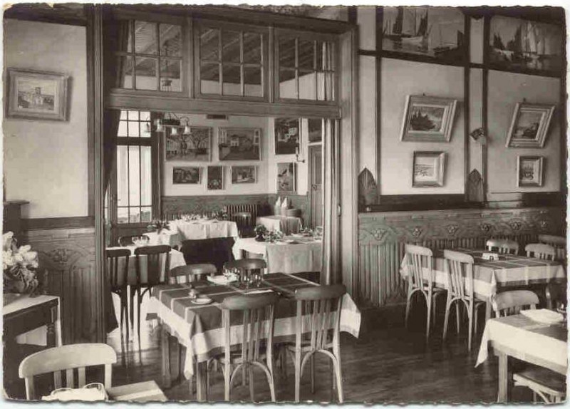 Carte postale ancienne Salle de l'Hotel restaurant Ti Chupen Gwenn 1928 à Concarneau